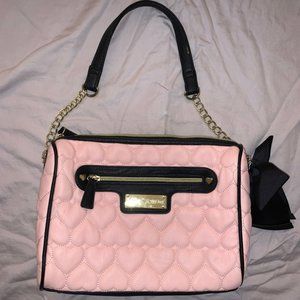 Pink heart shoulder bag